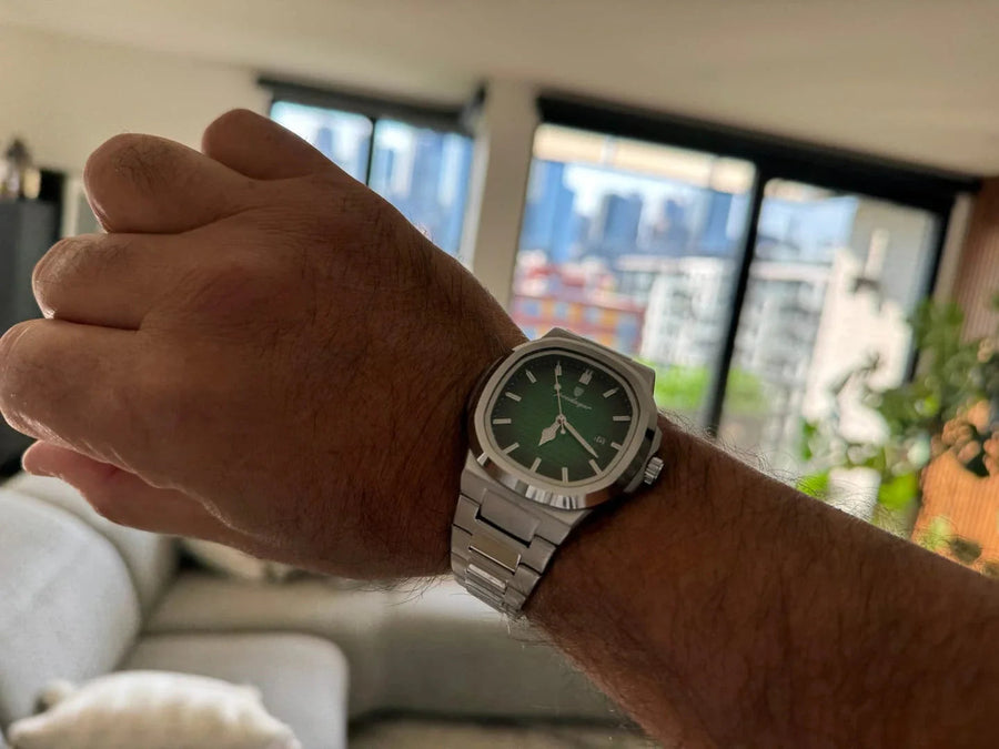 Cliente usando reloj MontreClaire